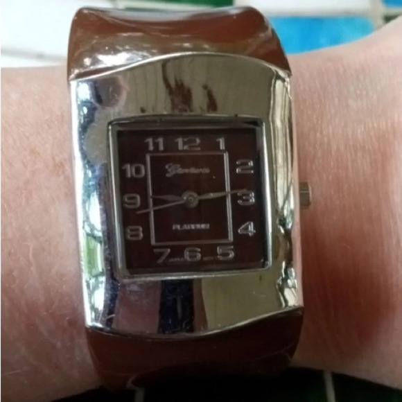 BAKELITE Vintage 1950s Geneva Chocolate Brown Art Deco Cuff Bracelet Watch EUC